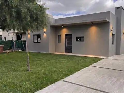 Casa en venta en San Ramon con jardín