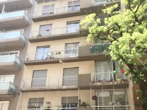 EXCELENTE DEPARTAMENTO  al Frente   LUMINOSO  