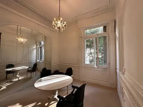 Casa 25 ambientes con 10 baños