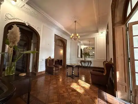 VENTA DE PETIT HOTEL FRANCÉS EN RECOLETA