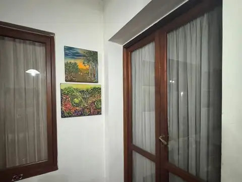 Casa 8 ambientes con 3 baños
