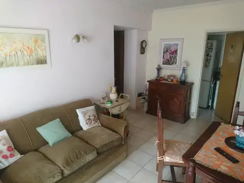 Departamento 2 ambientes contrafrente con patio
