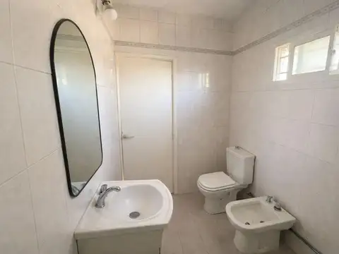 Depto Tipo Casa 4 ambientes con 3 baños