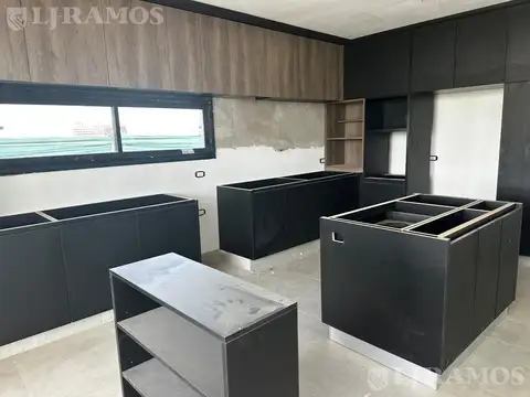 Casa 5 ambientes con 4 baños