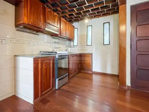 Casa 3 ambientes con 1 baño
