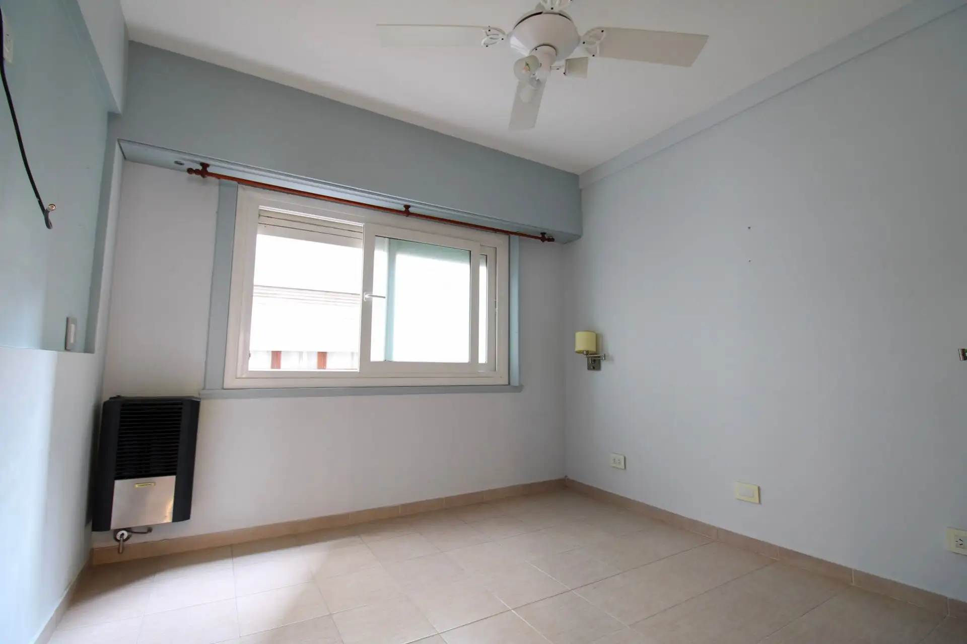 Venta Dept 2 amb con dependencia. Centro