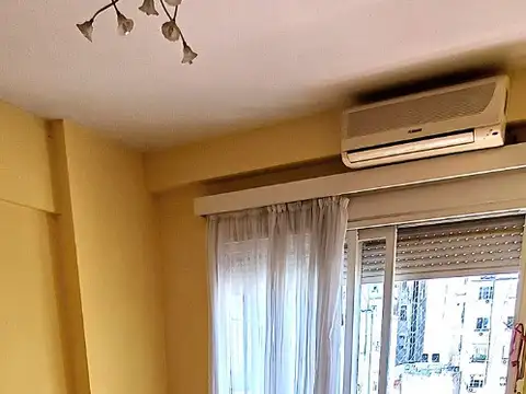 Excelente Monoambiente  en 7mo Piso con Balcon Al Contrafrente.