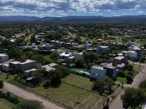 Terreno en Venta en Villa Catalina, USD 18.000