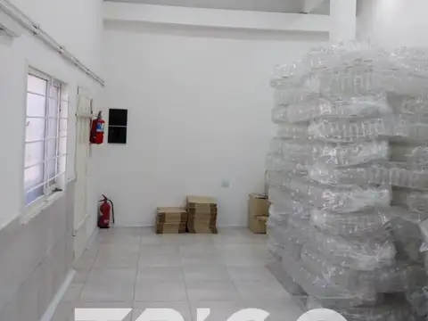 Galpon en Venta 40  mts Fondo