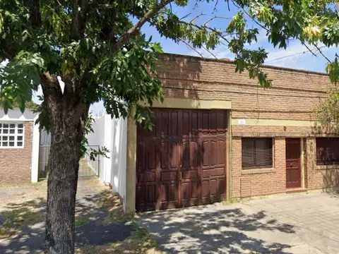 Casa más Departamento  - Lote 10 x 60 - La Plata