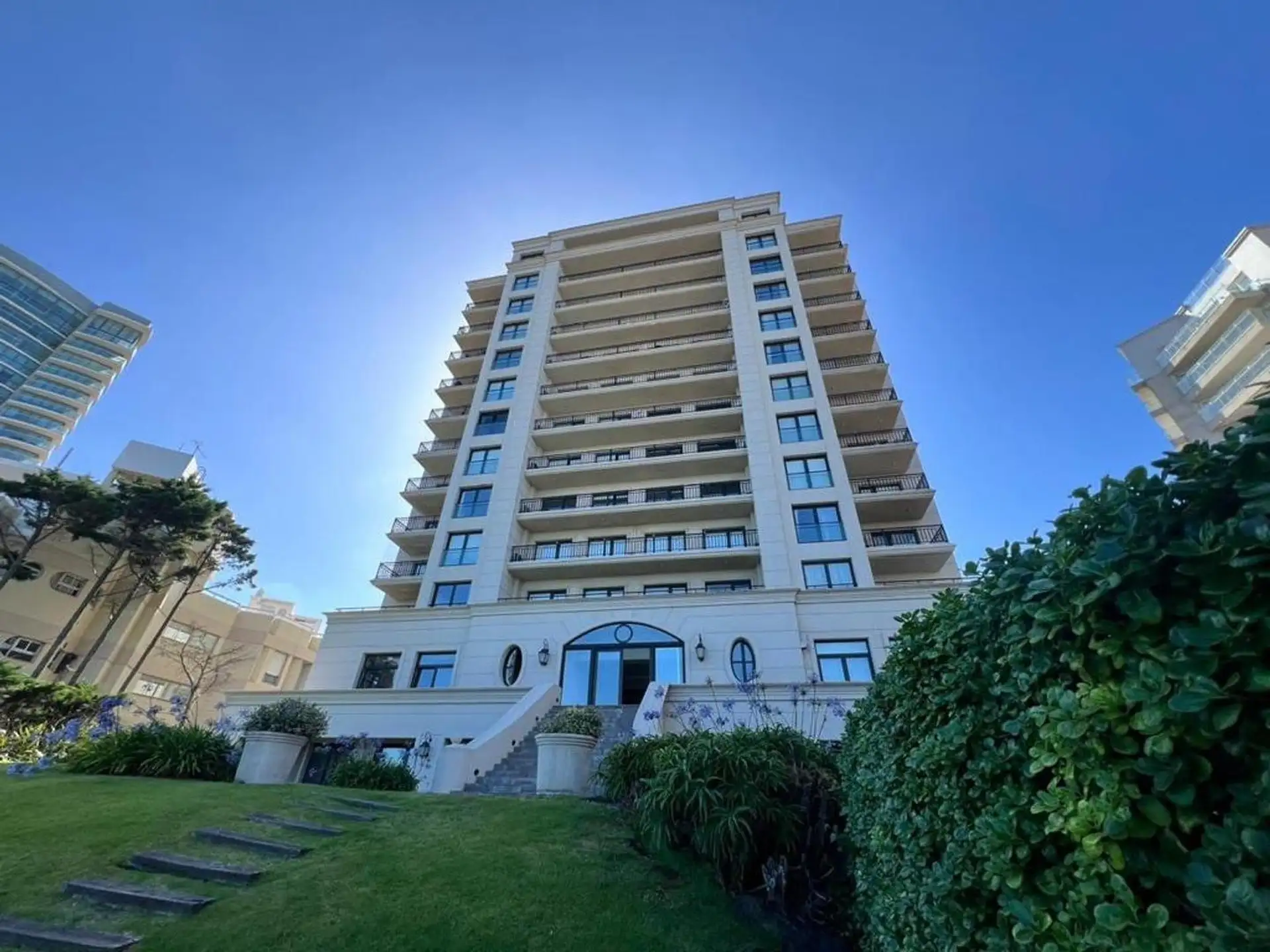 Venta Depto 3 amb. con Cochera Dumbledor Playa Chica