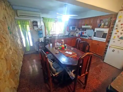 Casa 5 ambientes con 1 baño
