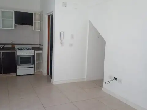 Depto Tipo Casa en Alquiler de 2 ambientes