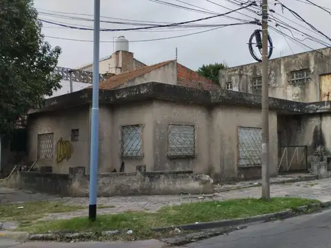 Esquina + lote contiguo: 30 mts de frente - Villa Ballester