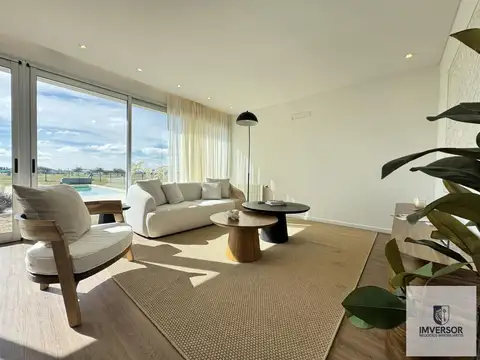 Casa 5 ambientes con 4 baños