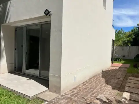 Casa en Alquiler en Fisherton, $ 1.000.000