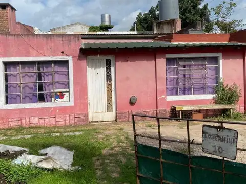 PROPIEDAD SOBRE LOTE D2 200m2  CUBIERTOS 110m2 MORENO SUR