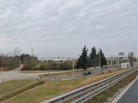 Fraccion Industrial / Comercial s/ Colectora Acc. Oeste 37.822 m² - General Rodríguez