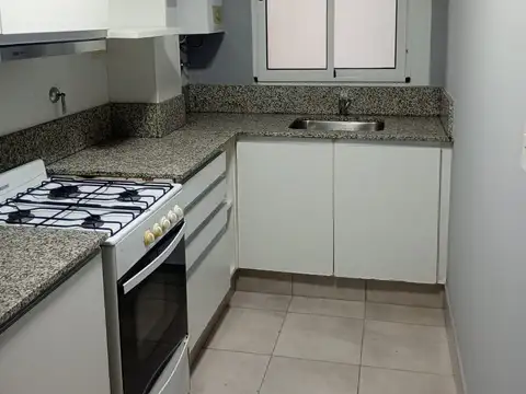 Departamento en Alquiler en Abasto, $ 990.000