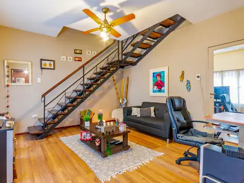 VENTA- Casa 3 Dormitorios más 1 Comodín en Barrio Luis Agote, Rosario.