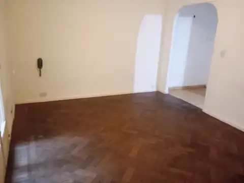 Doctor Juan Felipe Aranguren 400, Piso PB