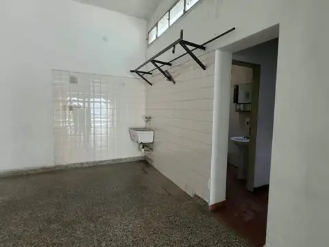 Local en Alquiler en El Palomar, $ 1.900.000