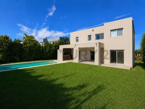 Casa en venta en Los Lagos, Nordelta 3 dormitorios, pileta, galería y excelente 