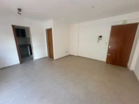 Departamento en Alquiler en Martín Coronado, $ 400.000