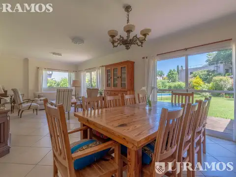 Casa en Venta en La Chacra, USD 490.000