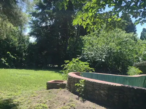 Venta terreno amplio con mejoras Luis Guillón