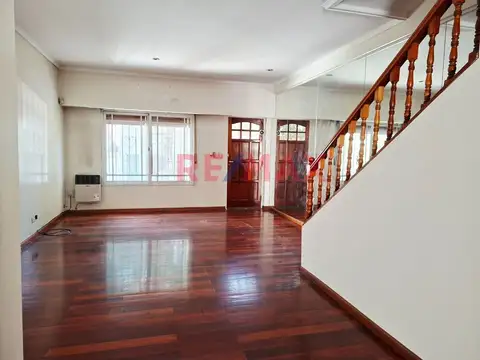 VENTA DUPLEX  CON JARDIN COCHERA  - P. AVELLANEDA