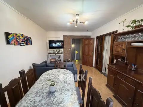 Depto Tipo Casa en Venta de 5 ambientes