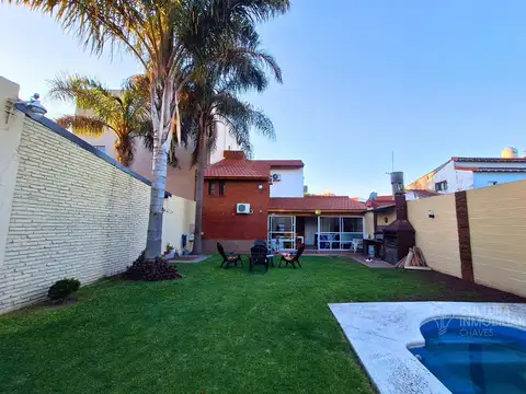 VENTA CASA 5 AMB CON PISCINA, QUINCHO Y COCHERA SAN JUSTO
