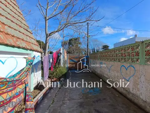 Casa 6 ambientes con 2 baños