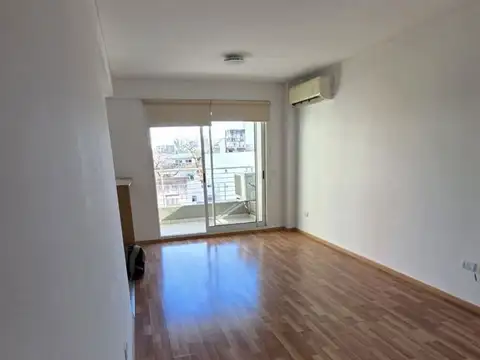 ¡2 Ambientes con Cochera, Balcón y Vista Abierta! A metros de Av. Cabildo - Súper Luminoso