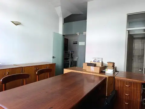 Oficina 3 ambientes con 2 baños