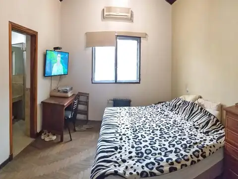 CASA 4 AMBIENTES + DEPTO 2 AMBIENTES - PADUA CENTRO