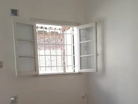 Depto Tipo Casa en Alquiler con 1 cocheras