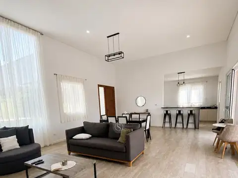 Casa en Venta en Pilar del Este - Santa Guadalupe, USD 195.000