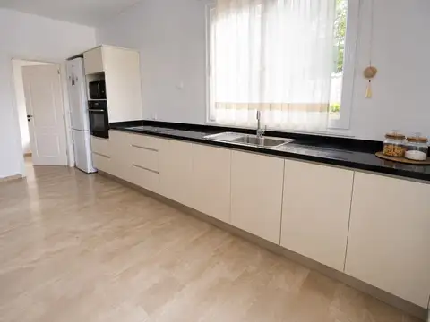 Casa  en Venta en Santa Guadalupe, Pilar del Este, Pilar