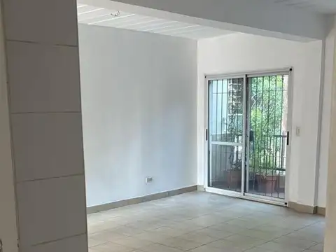 Depto Tipo Casa 4 ambientes con 2 baños