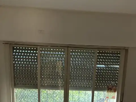 Depto Tipo Casa en Alquiler de 4 ambientes