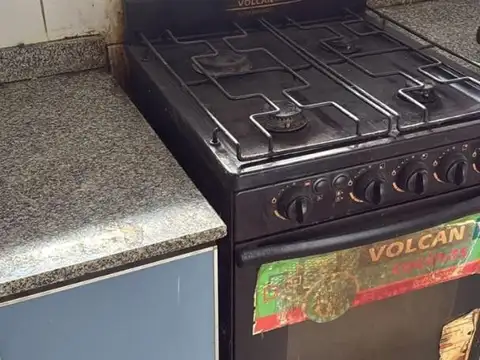 Depto Tipo Casa 4 ambientes con 2 baños