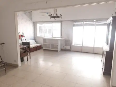 Depto Tipo Casa 4 ambientes con 2 baños