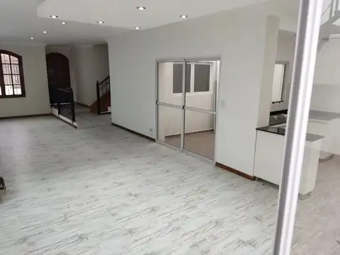 Casa Ph En Venta En Moron Centro