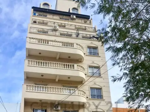 Fotheringham 300, Piso 3