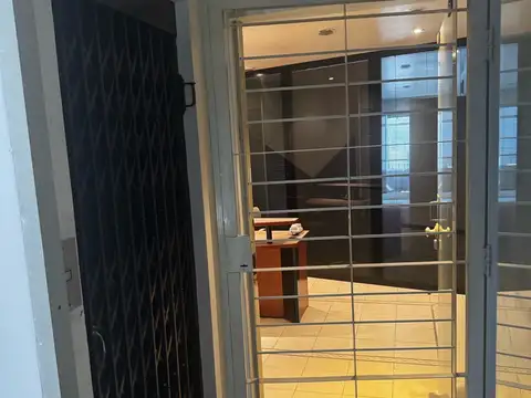 VENTA/ALQUILER Oficina/Departamento 5 Ambientes Con palier privado