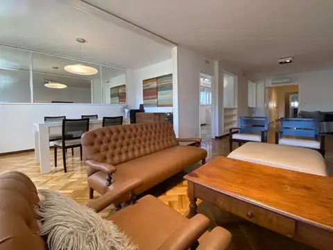 Venta - Departamento de cuatro dormitorios y cochera en Centro, Rosario