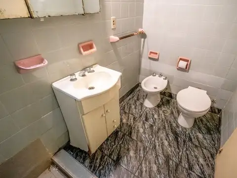 3 AMBIENTES CON DEPENDENCIA. BALCÓN. 2 BAÑOS