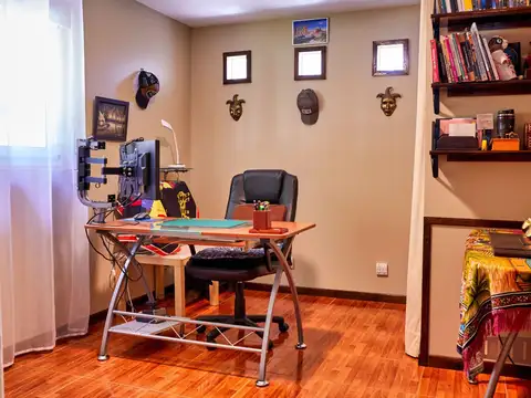 Casa 6 ambientes con 2 baños